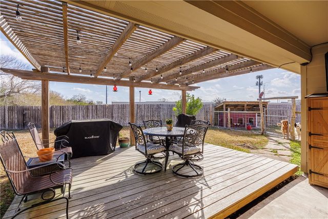 4146 Cross River Dr, Corpus Christi, TX 78410