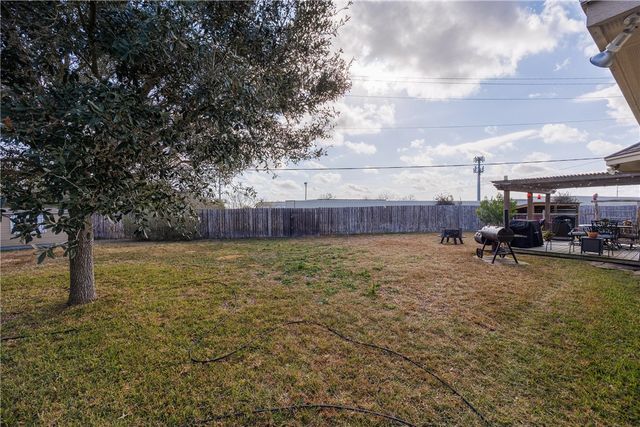 4146 Cross River Dr, Corpus Christi, TX 78410