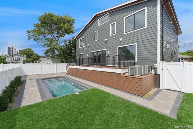141 Flamingo Street, Atlantic Beach, NY 11509