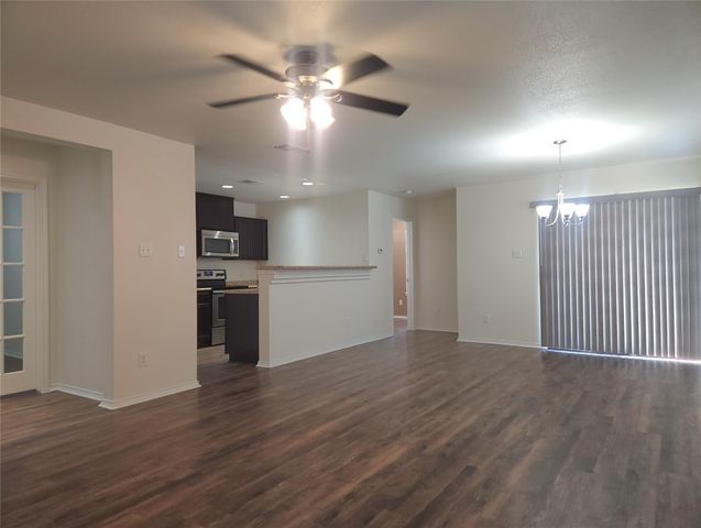 160 Rummel DR, Kyle, TX 78640