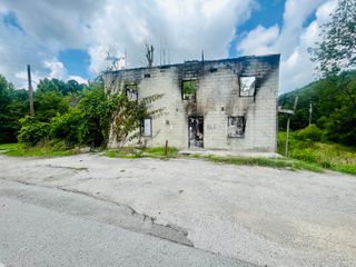 8653 N Highway 421, Manchester, KY 40962