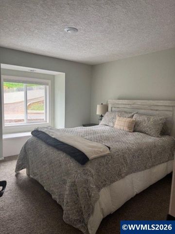 2925 Breckenridge St NW, Salem, OR 97304