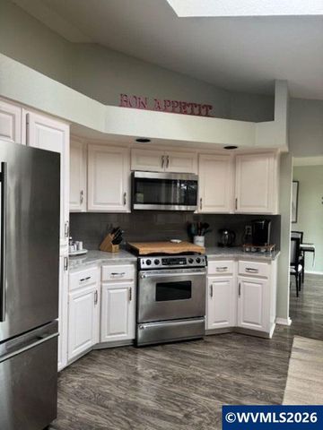 2925 Breckenridge St NW, Salem, OR 97304