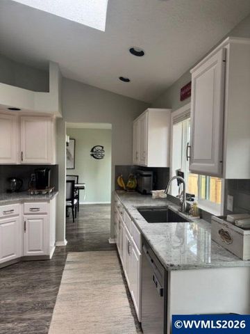 2925 Breckenridge St NW, Salem, OR 97304