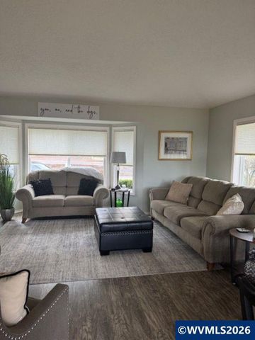 2925 Breckenridge St NW, Salem, OR 97304