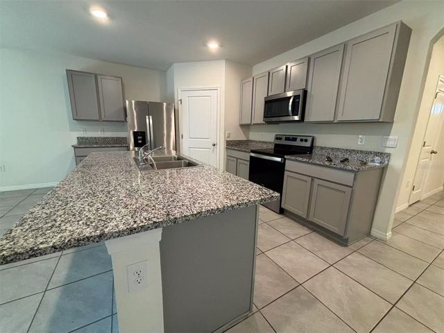 500 HICKORY COURSE LOOP, Ocala, FL 34472
