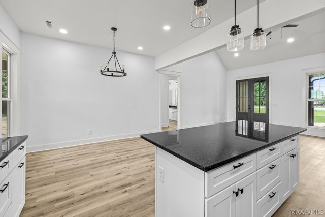 1604 4TH Avenue N, Clanton, AL 35045
