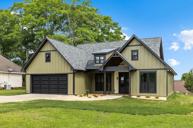 1604 4TH Avenue N, Clanton, AL 35045