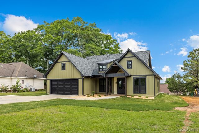 1604 4TH Avenue N, Clanton, AL 35045