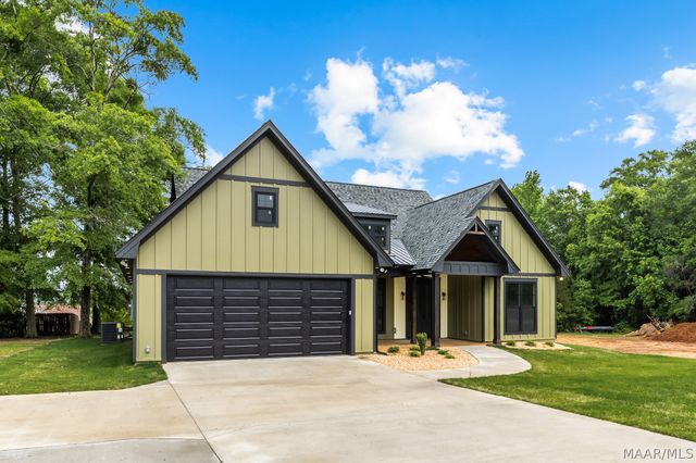 1604 4TH Avenue N, Clanton, AL 35045
