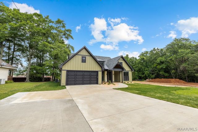 1604 4TH Avenue N, Clanton, AL 35045