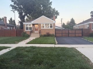 109 N Laverne Avenue, Hillside, IL 60162