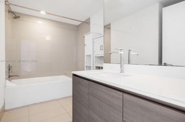 460 NE 28th St 3907, Miami, FL 33137