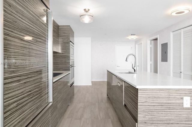 460 NE 28th St 3907, Miami, FL 33137