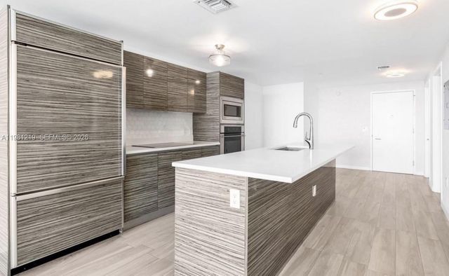 460 NE 28th St 3907, Miami, FL 33137