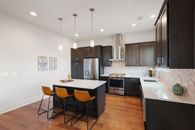 7913 Floracita LN, Austin, TX 78735