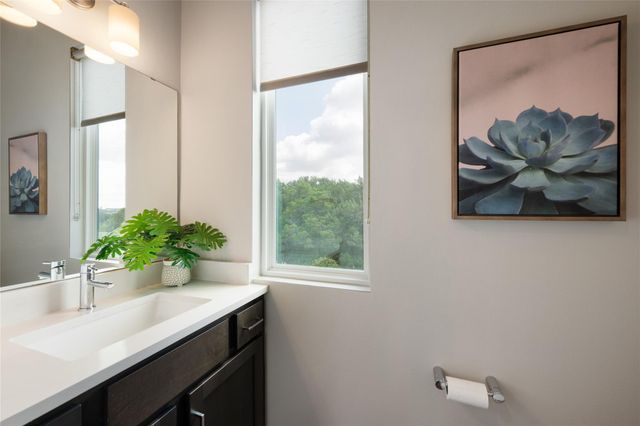 7913 Floracita LN, Austin, TX 78735