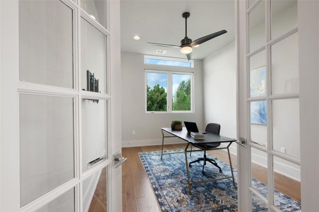 7913 Floracita LN, Austin, TX 78735