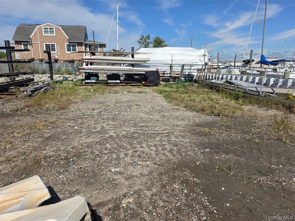 185 Hudson Avenue, Freeport, NY 11520 — exterior