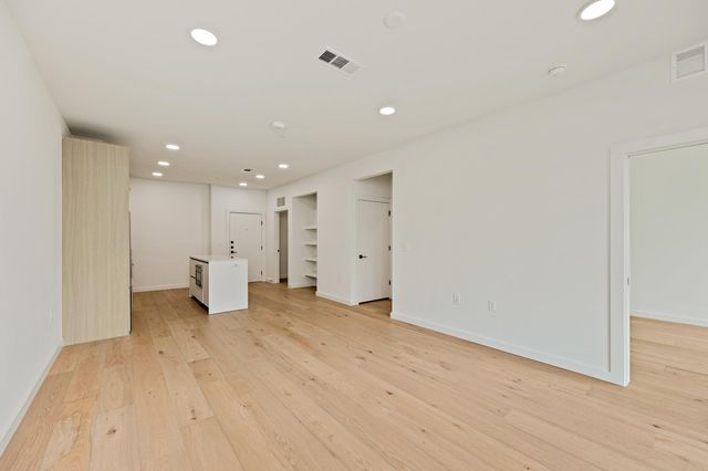 2209 S 1st ST 223, Austin, TX 78704
