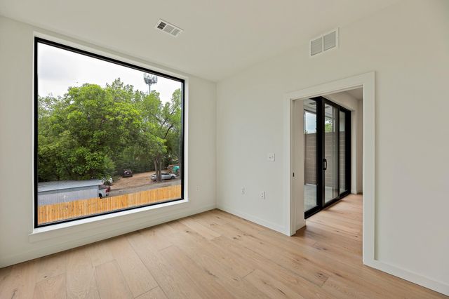 2209 S 1st ST 223, Austin, TX 78704
