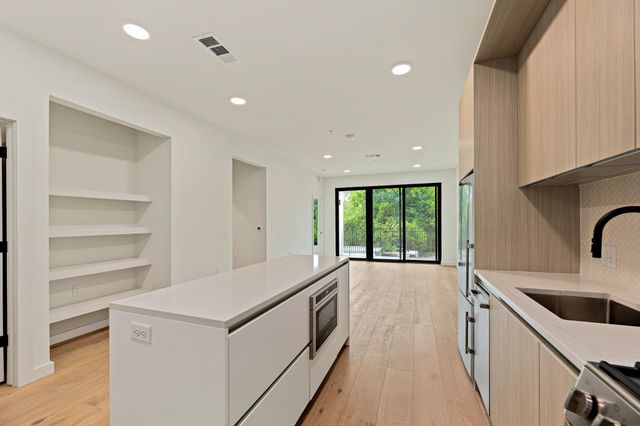 2209 S 1st ST 223, Austin, TX 78704