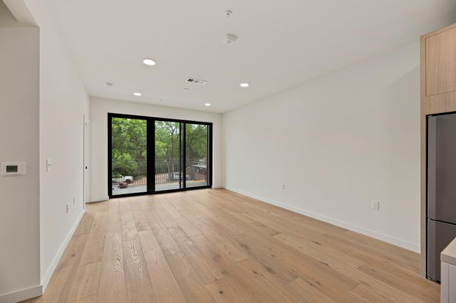 2209 S 1st ST 223, Austin, TX 78704