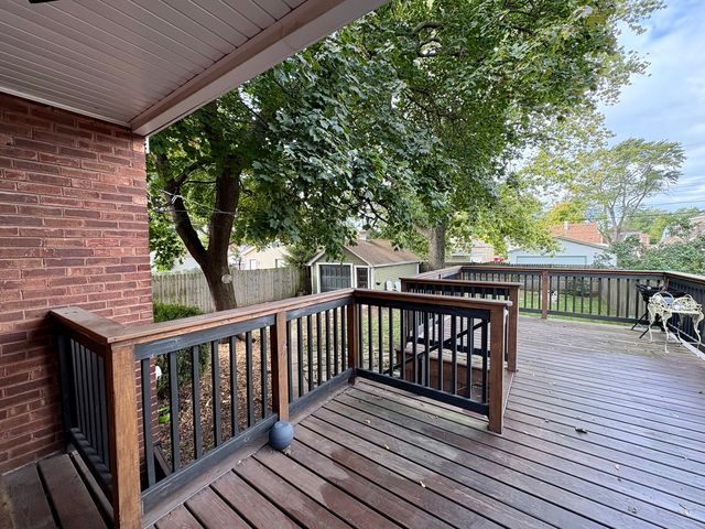 9210 S Trumbull Avenue, Evergreen Park, IL 60805