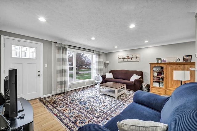 11511 Blossom Avenue, Parma Heights, OH 44130