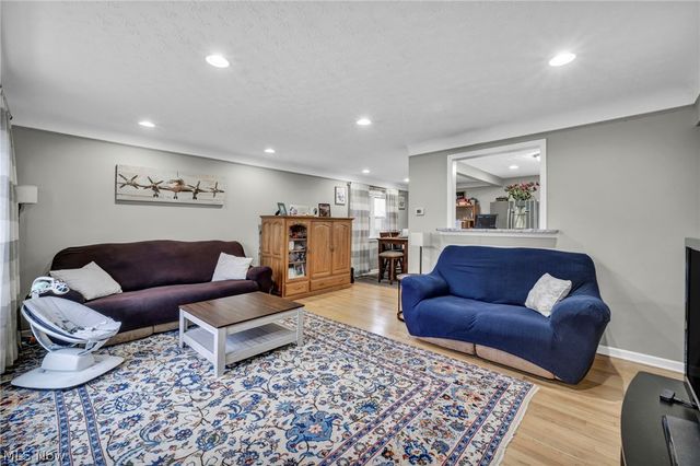 11511 Blossom Avenue, Parma Heights, OH 44130