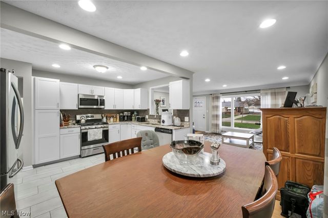 11511 Blossom Avenue, Parma Heights, OH 44130