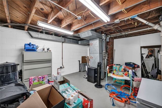 11511 Blossom Avenue, Parma Heights, OH 44130