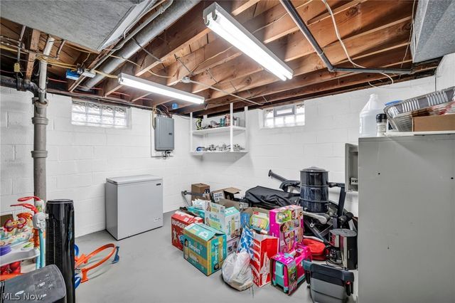 11511 Blossom Avenue, Parma Heights, OH 44130