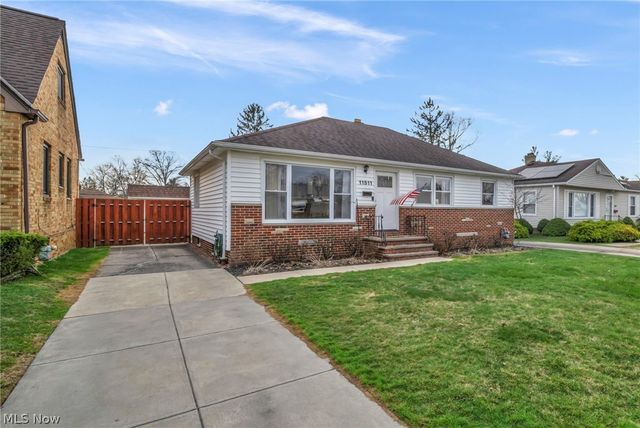11511 Blossom Avenue, Parma Heights, OH 44130