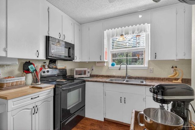 7985 Mobile Hwy, Pensacola, FL 32526