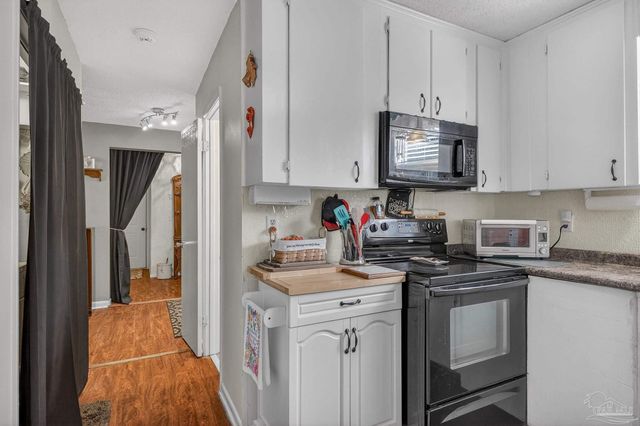 7985 Mobile Hwy, Pensacola, FL 32526