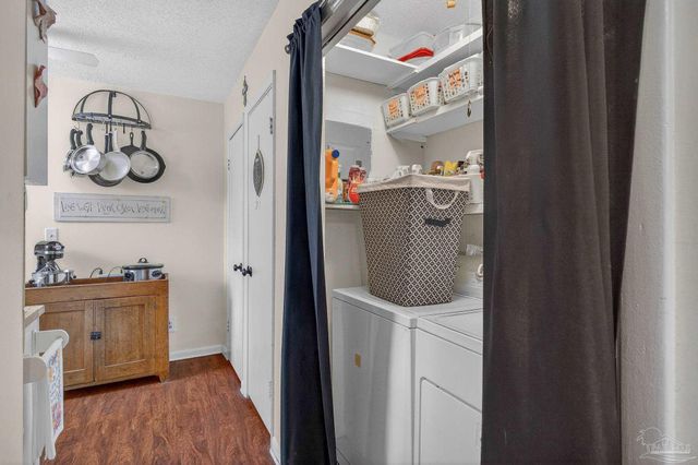 7985 Mobile Hwy, Pensacola, FL 32526