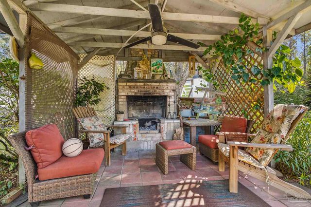 7985 Mobile Hwy, Pensacola, FL 32526