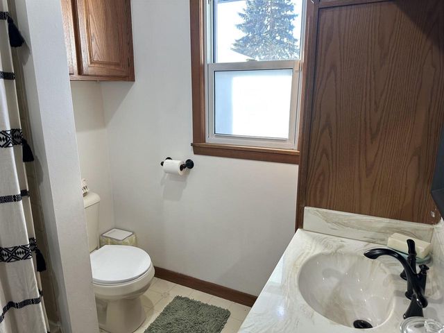 718 Grove Street, Beaver Dam, WI 53916