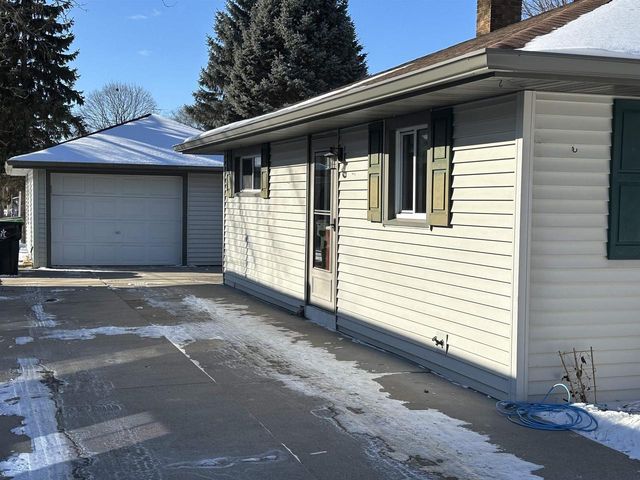 718 Grove Street, Beaver Dam, WI 53916