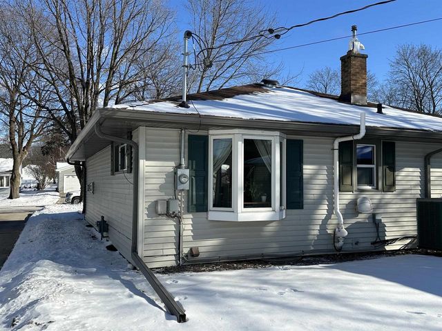 718 Grove Street, Beaver Dam, WI 53916