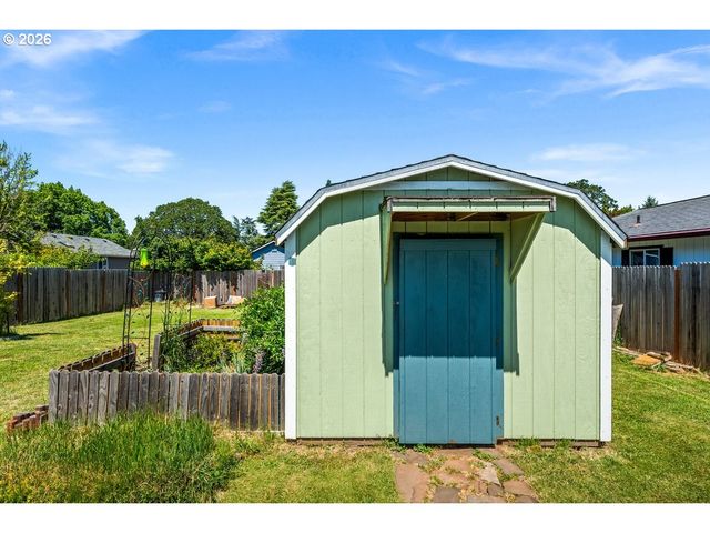 1607 23RD Ave, Forest Grove, OR 97116