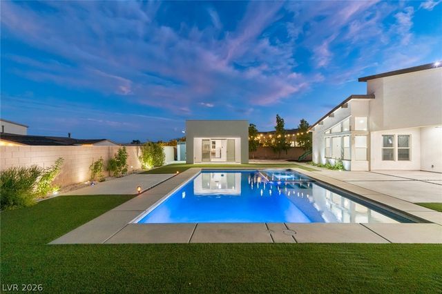 8380 Mojave Creek Court, Las Vegas, NV 89113