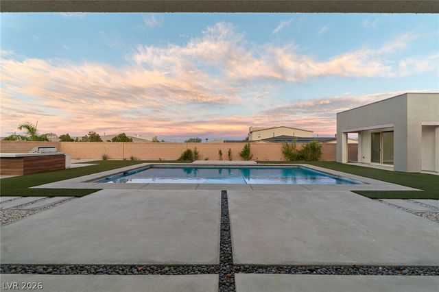 8380 Mojave Creek Court, Las Vegas, NV 89113