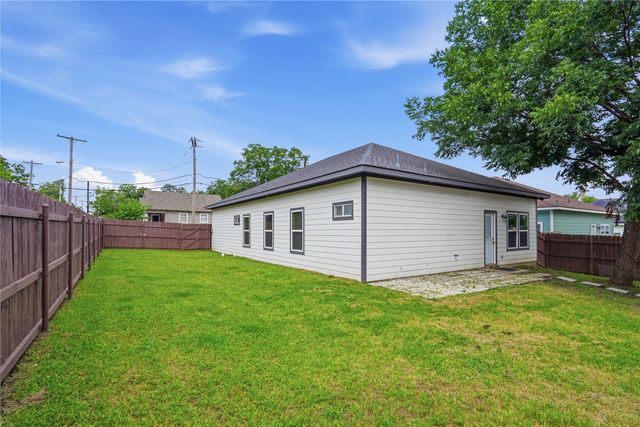 3425 Logan Street, Greenville, TX 75401