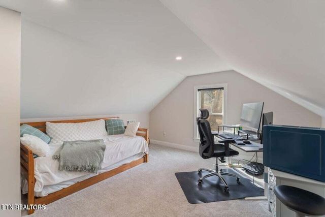 314 W Young High Pike, Knoxville, TN 37920