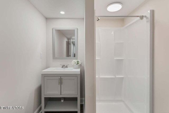 314 W Young High Pike, Knoxville, TN 37920