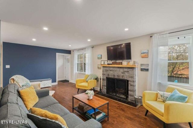 314 W Young High Pike, Knoxville, TN 37920