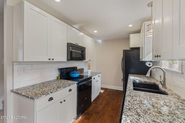 314 W Young High Pike, Knoxville, TN 37920