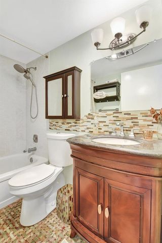 400 Village Green Circle W 212, Palm Springs, FL 33461